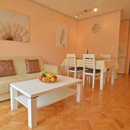 Coastal Breeze In Apartment Rovinj